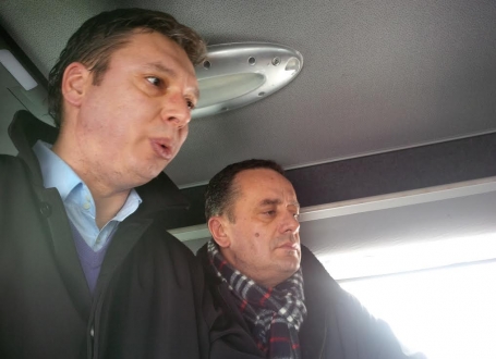 Aleksandar Vučić i Aleksandar Antić u akciji spasavanja