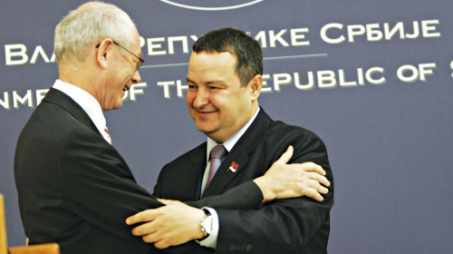 Srdačno: Van  Rompej i Dačić