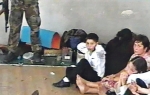 Teroristi su decu  držali u sali za fizičko