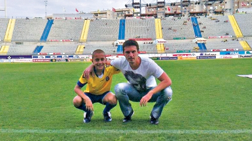 Nikola sa trenerom na stadionu Las Palmasa