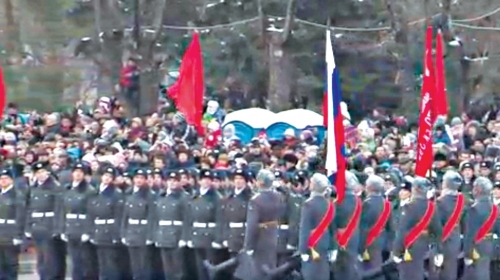 Ruska armija  paradira u čast pobednika