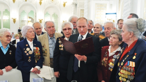 Vladimir Putin sa ratnim veteranima