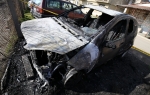 Izgoreo automobil u Kosovskoj Mitovici