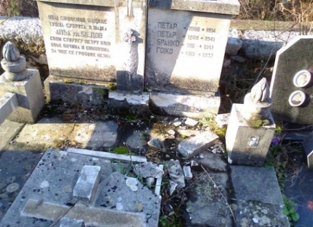 Pravoslavno groblje u Kninu
