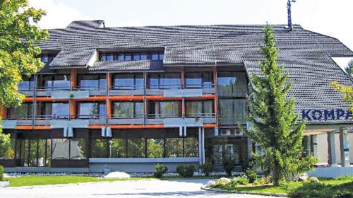 Mali hotel, a pun košarkaša