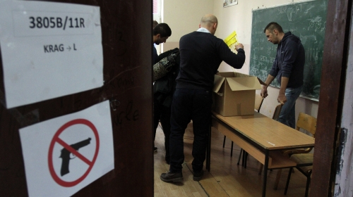 Izbore na Kosovu obeležili incidenti