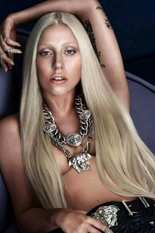 Lejdi Gaga za Versaće