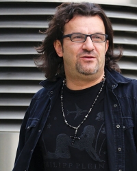 Pomoć  potražio u  policiji:  Aca Lukas