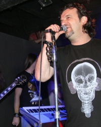 Sve se usijalo kada  se Aca Lukas popeo na  binu i otpevao “Ličnu kartu”  i “Kafanu na Balkanu”