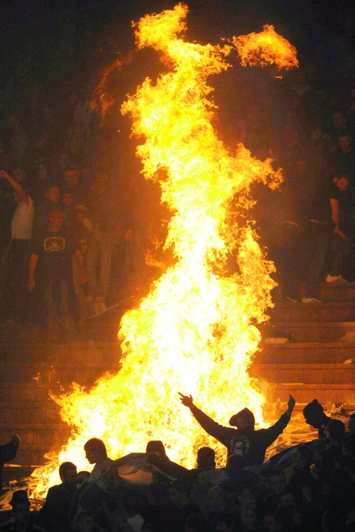 Kulminacija: Vatra  na južnoj tribini među navijačima Partizana