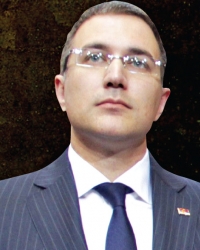 Stefanović zavodi red  u vrhu MUP-a