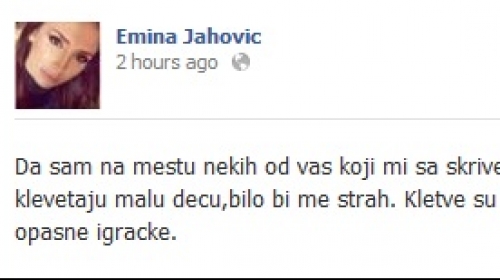 Emina odgovara na fejsbuku