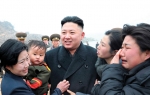 Ko više plače, više voli vođu: Kim Džong Un sa narodom