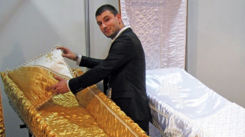 Mitrović na sajmu pogrebne opreme