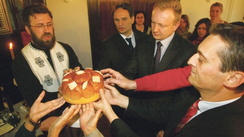 Dragan lomio kolač u Beogradu,  a Bojan u Novom Sadu