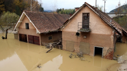 Potopljene kuće u Sloveniji
