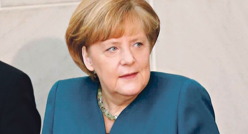 Sada se kreće samo pomoću štaka: Angela Merkel