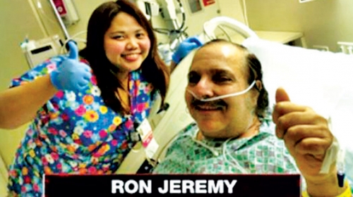 Ron Džeremi  u bolničkoj sobi