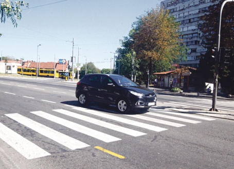 Kritični semafor:  Pešaci pretrčavaju  ulicu