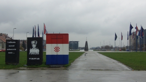Spomenik Vukovaru u Zagrebu