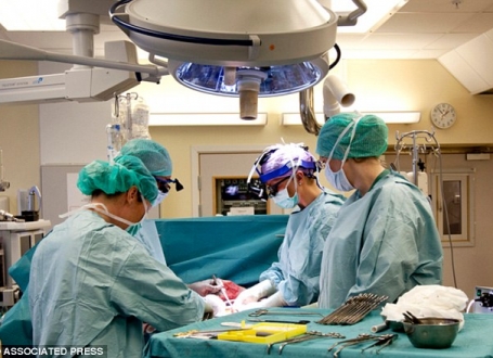 operacija hirurgija bolnica lekari