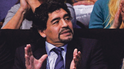 Ne štedi dlanove  za Novaka: Maradona