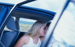 seks u automobilu ljubav par tinejdžeri