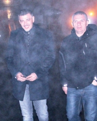 Bivši fudbaler „opuštao“ se u svojoj kafani tako što je izbacio novinare i oteo mikrofon muzičarima
