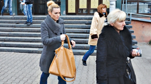 Ana Bebić izlazi iz zgrade suda