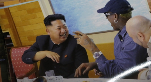 Kim Džong Un uživa uz Denisa Rodmana Foto: Reuters