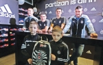 Fudbaleri Partizana se družili sa najmlađim navijačima