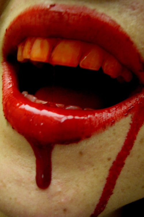 Krv na usnama
