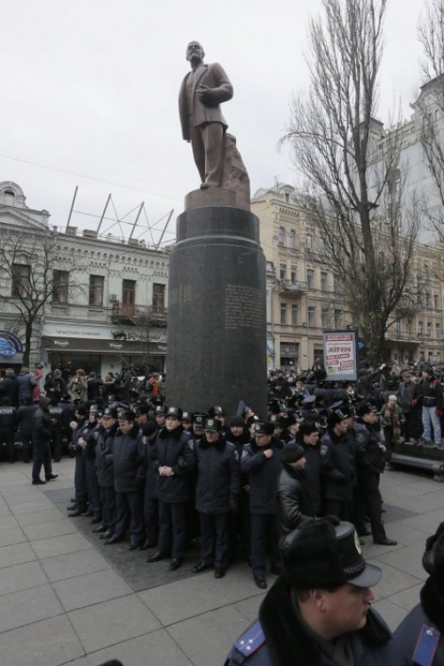 Lenjinova statua u Kijevu