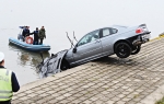 Automobil BMW je  potonuo u Dunav