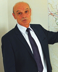 Bačević pokazuje trasu kanala