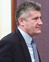Voli podršku iz  Beograda, ali i  da pljune: Šuker