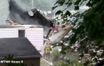 Kuća na kuju se srušio se zapalila