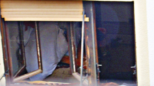 Prozor sobe u  kojoj se  policajac ubio