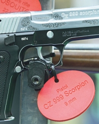 Sa aerodroma nestali pištolji „CZ 999 škorpion“