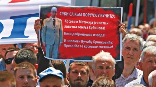 Srbi sa Kosova razvili su juče transparent i u centru Beograda