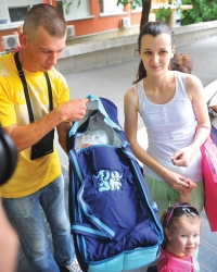 Milan i Sonja  sa ćerkicama  Elenom i Miom