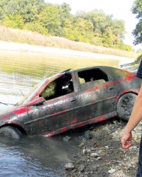 Ključ je bio u bravi, a od vlasnika ni traga