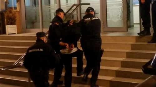Policija privodi Dragomira M. u stanicu