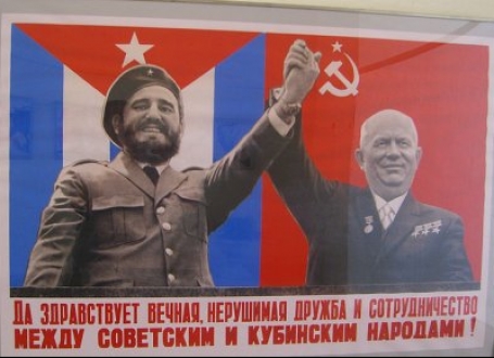 Rusi nisu zaboravili vreme ljubavi između Kube i SSSR-a: Mlađani Fidel Kastro (levo) i bivši sovjetski lider Nikita Hruščov na p