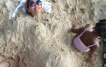 Zakopala se u pesku i otkrila tajnu