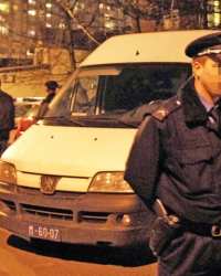 Policija na  uviđaju ispred  Ksenijinog stana