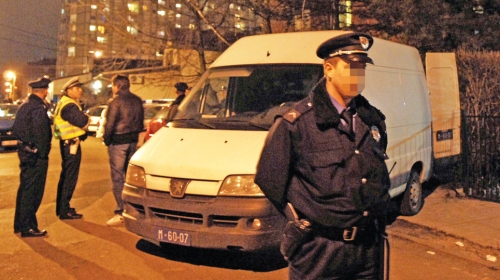 Policija na  uviđaju ispred  Ksenijinog stana