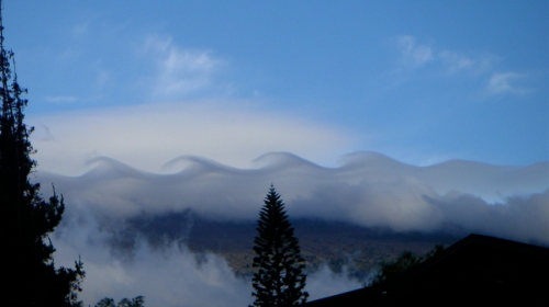 Na Havajima i oblaci imaju talase