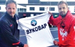 Ova fotografija je iznervirala  Hrvate: Mihajlović sa majicom na kojoj je ćirilicom ispisano Vukovar