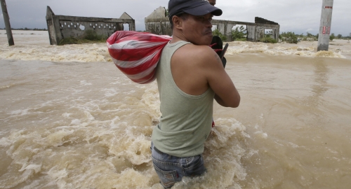 Poplava posle tajfuna na Filipinima / Foto: AP | Foto: 